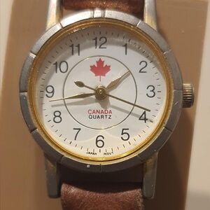 🦋10/$20🦋 Canada Quarts Goldtone/White Leather Women's Watch